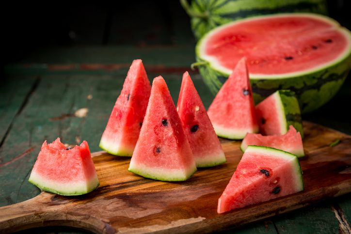 Bahaya makan sisa semangka di kulkas