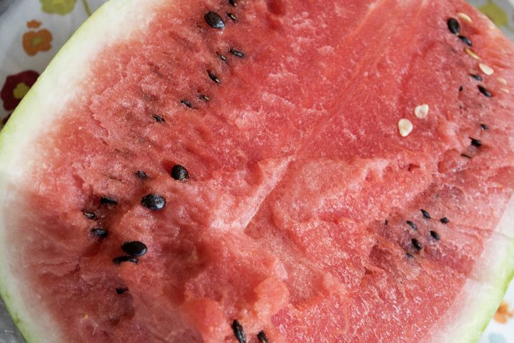 Bahaya makan sisa semangka di kulkas