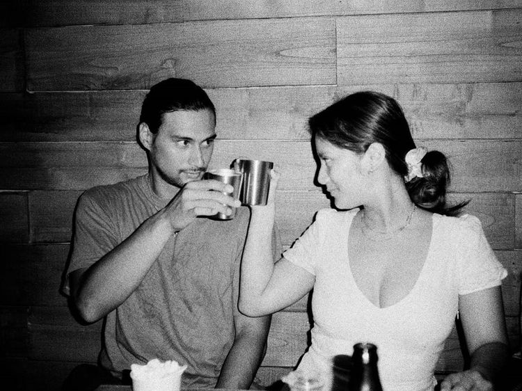 Menikahi Tara Basro, Ini Pesona Daniel Adnan Saat Kulineran