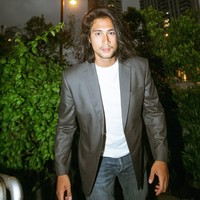 Daniel Adnan lebih dikenal sebagai aktor laga. Daniel telah membintangi film Buffalo Boys. Di 2019, pria 28 tahun itu bermain di film Gundala dan berperan sebagai Tanto Ginanjar.   Foto: Instagram @danieladnan