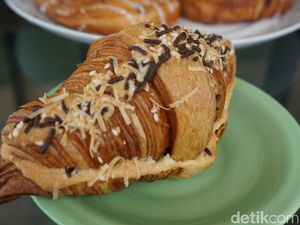 Gerai Mungil Ini Tawarkan Ragam Varian Croissant yang Enak!