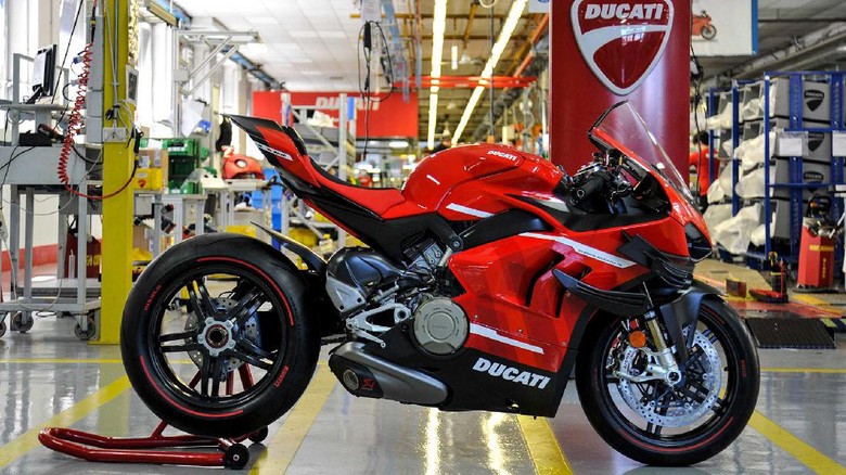 Ducati Superleggera V4 Ducati Superleggera V4 produksi pertama