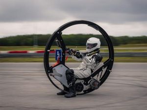 Motor Listrik Satu Ban yang Bisa Ngebut di Atas 100 Km/Jam