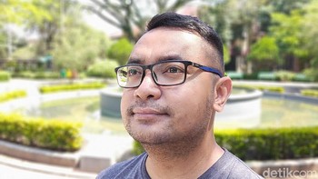 Ada dua selfie camera 32 MP wide dan 8 MP ultrawide. Hasilnya adalah foto selfie yang tajam, fokus dan bergaya bokeh. Di Indonesia, harga RealmeX3 SuperZoom dijual Rp 7,999 juta (Fitraya Ramadhanny/detikcom)