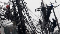 Jaringan kabel itu terdiri dari berbagai ukuran.
