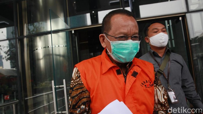 Tersangka kasus dugaan suap gratifikasi penanganan perkara di MA, Nurhadi kembali diperiksa KPK, Jumat (19/6/2020).