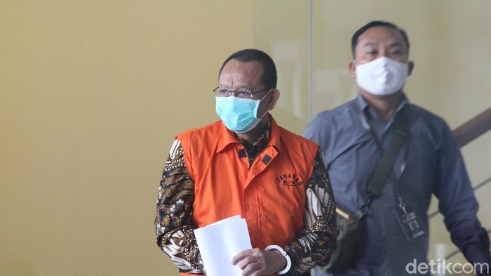 Tersangka kasus dugaan suap gratifikasi penanganan perkara di MA, Nurhadi kembali diperiksa KPK, Jumat (19/6/2020).
