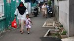 Seram! Ada Makam di Jalanan Gang Padat Penduduk di Jaktim