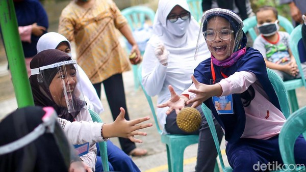 Melihat Keseruan Anak-anak di Kampung Belajar New Normal