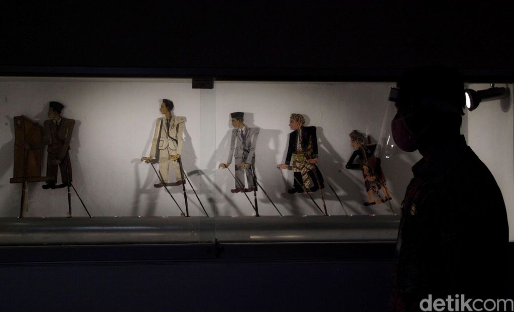 Museum Wayang telah kembali dibuka di masa PSBB transisi. Penerapan protokol kesehatan pun jadi hal wajib yang harus dilakukan saat kembali sambut pengunjung.