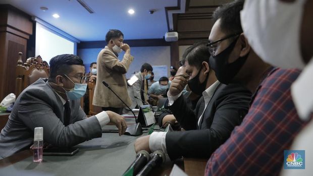 Nasabah Indosurya saat sidang Verifikasi Bilyet di Pengadilan Negeri Jakarta Pusat, Jumat (19/6/2020)  (CNBC Indonesia/ Muhammad Sabki)