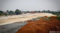 Pembangunan Tol Cengkareng-Kunciran terus berlanjut meski di tengah pandemi COVID-19.