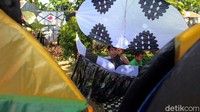 Layang-layang hias ini tidak hanya dimainkan oleh anak-anak, namun juga oleh orang dewasa.