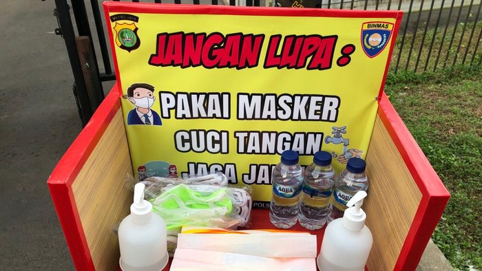 Polsek Tanah Abang Sediakan Hand Sanitizer Mobile di GBK