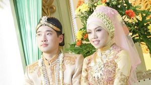 10 Foto Manis Pernikahan Hijabers Cilacap & Pria Korea, Kisahnya Bikin Baper