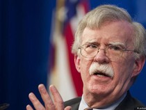 Video Eks Penasihat Keamanan AS Tertawakan Ancaman Trump ke Iran