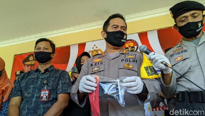 AS (32) menjelaskan mengapa orientasi seksualnya berubah dan nekat menyodomi seorang remaja. Menurutnya, ia juga pernah menjadi korban sodomi.