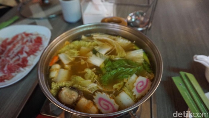 Protokol kesehatan di restoran shabu-shabu