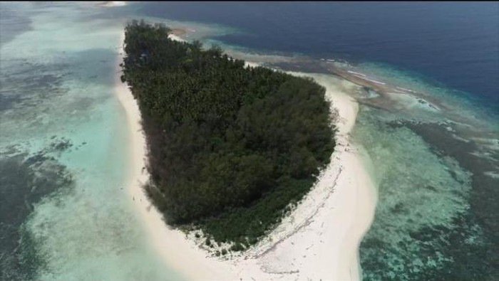 Pulau Malembar di Sulawesi Barat.
