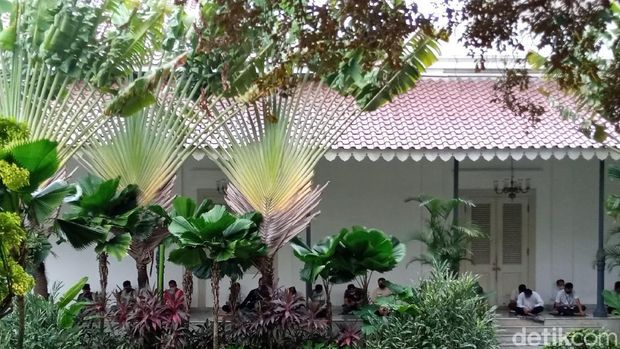 Salat Jumat di Masjid Fatahillah Balai Kota DKI (Kadek/detikcom)