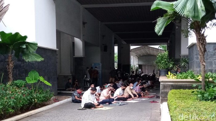 Salat Jumat di Masjid Fatahillah Balai Kota DKI (Kadek/detikcom)