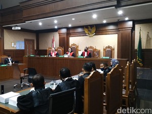 Video Imam Nahrawi Baca Pleidoi, Minta Bukti CCTV Dihadirkan