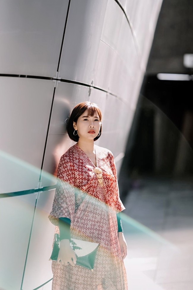 Tak terbayangkan sebelumnya oleh Yani Mustafa atau lebih dikenal dengan Yannie Kim akan mendapatkan jodoh di Korea, saat ia menjalani magang di suatu perusahaan pada 2000. Yannie yang dikenal sebagai artis drama Korea dari Bekasi itu mengungkapkan kisah cintanya dengan pria Korea bernama Ko Incheol, yang menurutnya tak selalu seindah seperti kisah drakor. Foto: dok. pribadi Yannie Kim