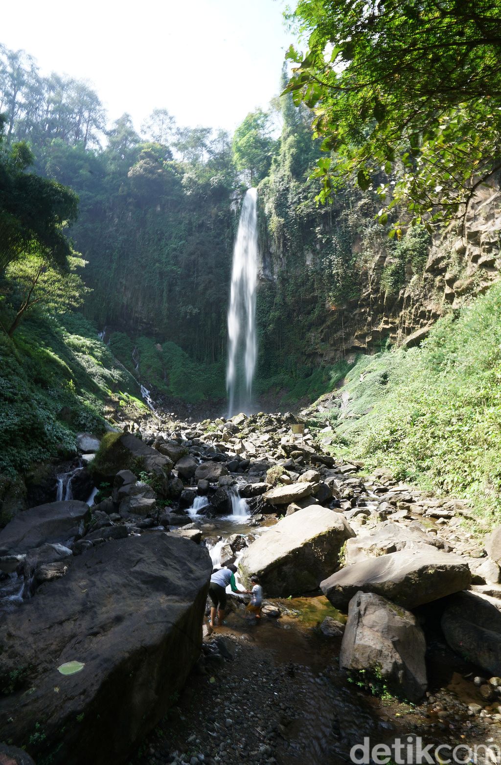 Air Terjun Grojogan Sewu Tawangmangu