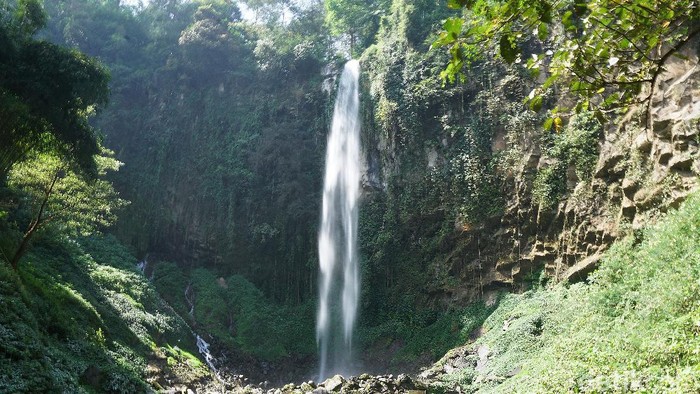 Air Terjun Grojogan Sewu Tawangmangu