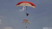 Kampanye tersebut diwakilkan lewat spanduk.