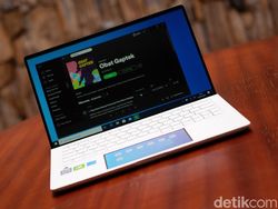 Asus ZenBook Edition 30, Notebook Mewah Bertahta Emas 18 Karat