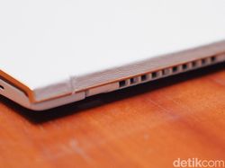 Asus ZenBook Edition 30, Notebook Mewah Bertahta Emas 18 Karat