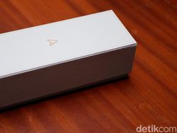 Asus ZenBook Edition 30, Notebook Mewah Bertahta Emas 18 Karat