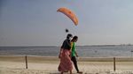 Asyik! Pantai Ancol Kembali Dibuka, Tapi...