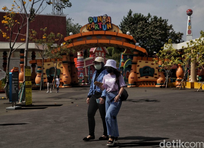 Taman Impian Jaya Ancol sudah kembali membuka lokasi wisatanya. Nah, salah satu primadonya yakni Dufan. Yuk, seru-seruan bareng dengan protokol kesehatan.