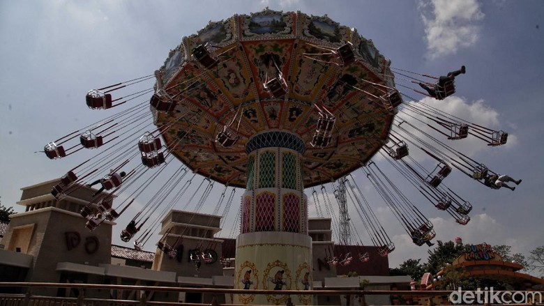 Dufan Sang Primadona Sudah Dibuka Taman Impian Jaya Ancol sudah kembali membuka lokasi wisatanya. Nah, salah satu primadonya yakni Dufan. Yuk, seru-seruan bareng dengan protokol kesehatan.