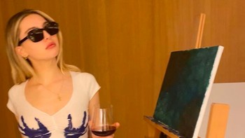 Eve Jobs kini sudah berusia 22 tahun dan kerap membagikan foto dirinya melalui Instagram yang punya lebih dari 145 ribu follower. Foto: Instagram