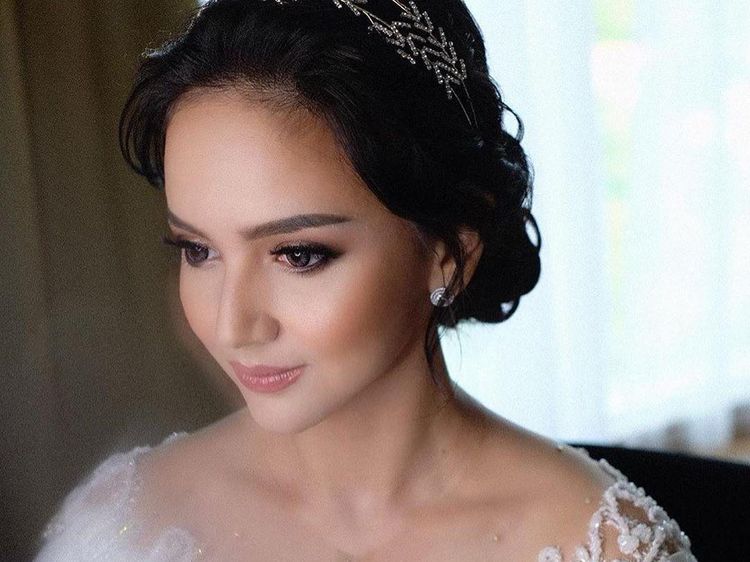 Cantiknya Angelica Simperler Berbusana Pengantin di Hari Pernikahan