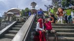 New Normal, Jalur Puncak Padat Merayap