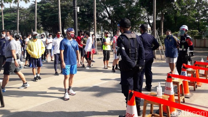 Pembatasan pengunjung masuk ring road GBK.
