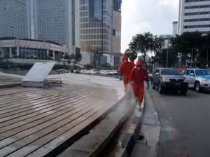 Persiapan CFD, Jalan Thamrin-Sudirman Disemprot Disinfektan