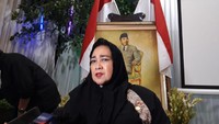 Putri Presiden pertama RI Soekarno, Rachmawati Soekarnoputri, meninggal dunia pada Sabtu (3/7/2021). Rachmawati meninggal dunia akibat terpapar Covid-19 setelah sebelumnya mendapatkan perawatan di rumah sakit. Diketahui, adik dari Ketua Umum PDI-P Megawati Soekarnoputri ini meninggal dunia pada usia 70 tahun. Dalam kiprahnya di dunia politik, Rachmawati Soekarnoputri aktif menjadi politisi Partai Gerindra. (Rahel Narda Chaterine/detikcom)