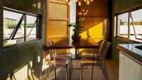 Gedung ini dirancang dengan fasilitas lengkap seperti ruang kerja, experience center, ruang makan, balkon, dan kamar mandi.