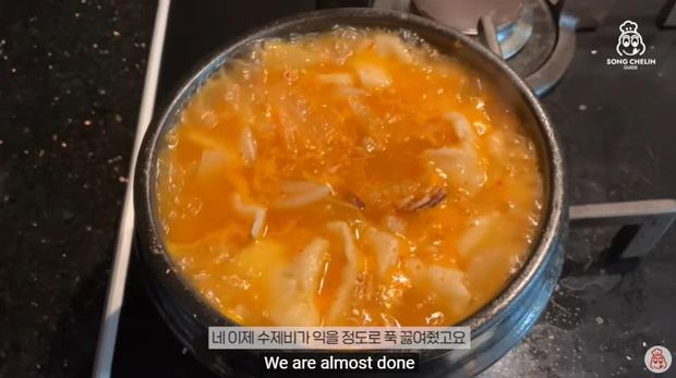 Yunhyeong iKON Pamer Isi Kulkas