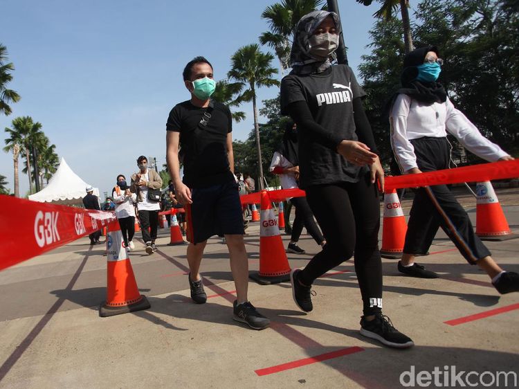 Antusias Masyarakat Berolahraga di Kawasan GBK