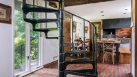 Rumah ini berdiri di atas tanah seluas 5,7 hektar. Istimewa/Dok.curbed.com.