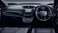 Sementara di bagian interior, Honda CR-V Black Edition  memiliki panel dashboard hitam dan pelapis atap hitam. Foto: Dok. Honda