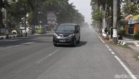 Sebaran hujan abu erupsi Gunung Merapi di wilayah Kabupaten Magelang pun diketahui meluas. Jika sebelumnya hujan abu hanya terjadi di Kecamatan Srumbung dan Dukun, kini terjadi juga di enam kecamatan lainnya.