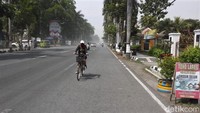 Kepala BPBD Kabupaten Magelang Edy Susanto mengimbau warga Kabupaten Magelang untuk tetap tenang dan tidak panik. Selain itu, warga diminta mengikuti sumber informasi yang terpercaya terkait kondisi terkini Gunung Merapi. Diberitakan sebelumnya, Balai Penyelidikan dan Pengembangan Teknologi Kebencanaan Geologi (BPPTKG) melaporkan melalui akun Twitter resminya @BPPTKG, Gunung Merapi dua kali pada pagi hari ini. Erupsi pertama terjadi pada pukul 09.13 WIB, dengan tinggi kolom abu teramati ± 6.000 m di atas puncak (± 8.968 m di atas permukaan laut).