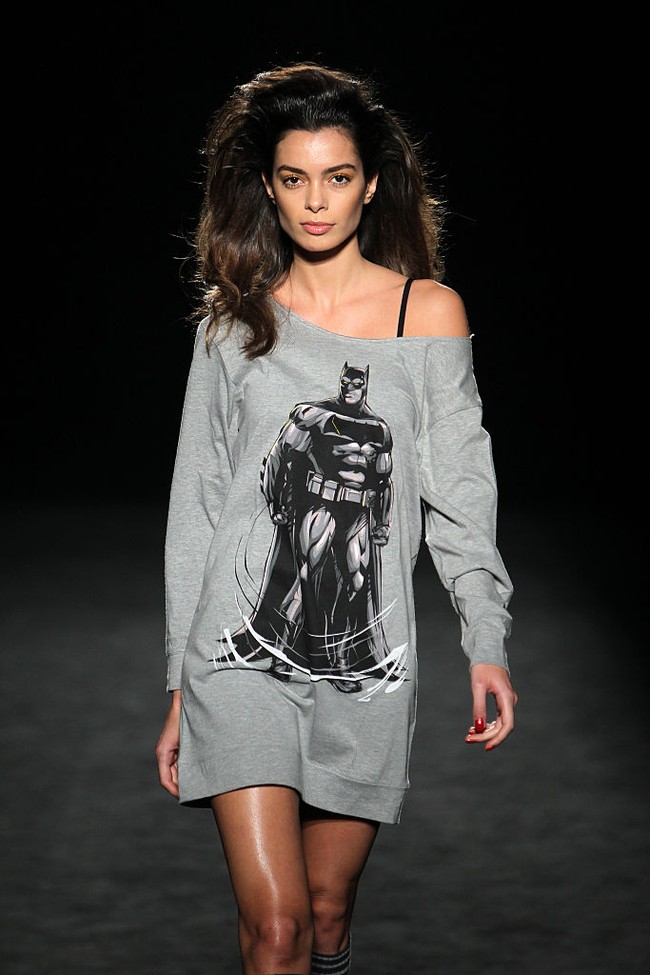 Joana Sanz sudah menjejakkan kakinya di catwalk berbagai brand ternama dunia mulai dari Jimmy Choo, Gucci, Phillip Plein, Zuhair Murad, dan masih banyak lagi. Foto: Getty Images/Julian Finney